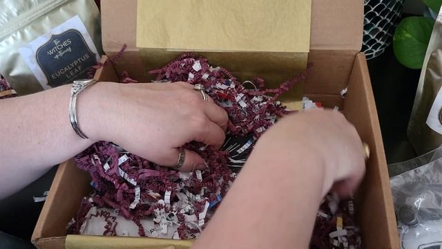 Unboxing! || The Witches Box || March 2022 смотреть онлайн
