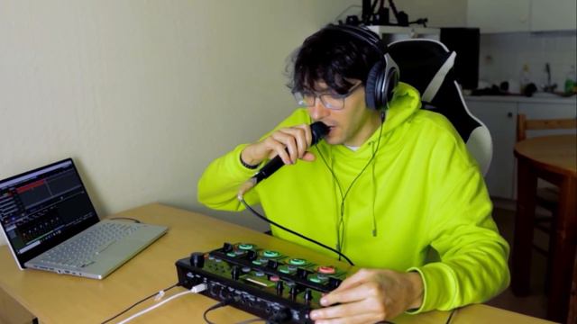 BreZ - GIRLS LIKE Remix | GBB Round 1 VS Rythmind смотреть онлайн