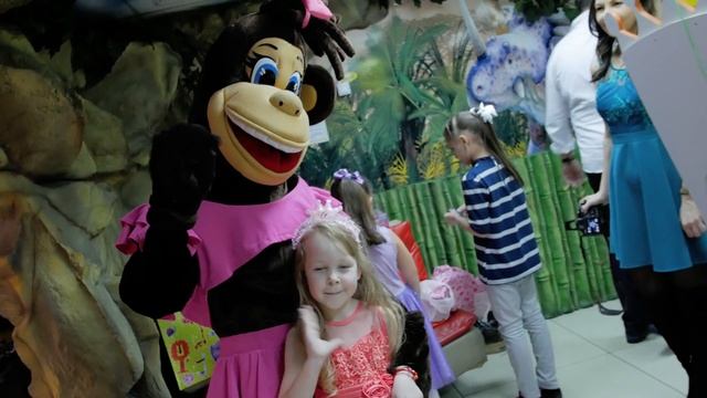 Семейный развлекательный центр ДИНОЗАВРиЯ смотреть онлайн