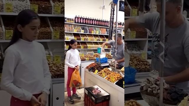 КАК НА СЧЁТ ОРЕШКОВ ?