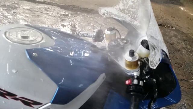 BMW - S1000RR смотреть онлайн