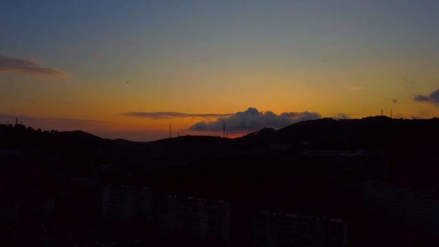 Южный район, закат и озеро Рица (аэросъёмка) смотреть онлайн