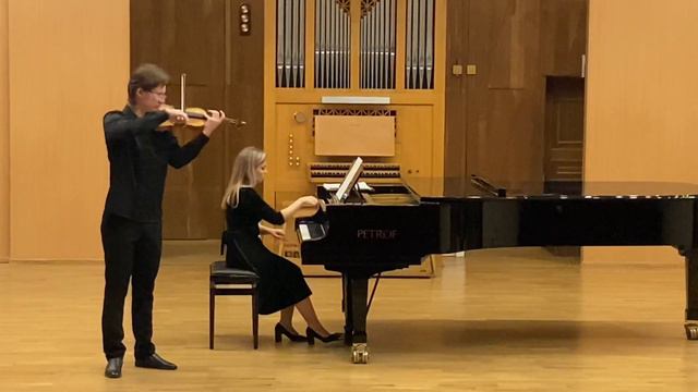 Рыжиков Артём, V группа, «Скрипка»