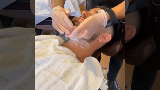 Стрижка бороды / бритьё бороды / beard trimming and shaving смотреть онлайн