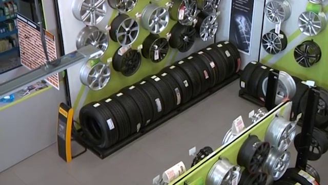Сэкономить на покупке зимней резины предлагает "Алтан" автомобилистам ЕАО(РИА Биробиджан) смотреть онлайн