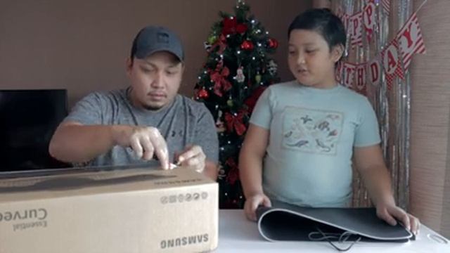 Birthday Gift Haul + Unboxing ( LC24F390FHE ) Samsung Curved Monitor + Philips RGB Gaming Mouse Pad смотреть онлайн