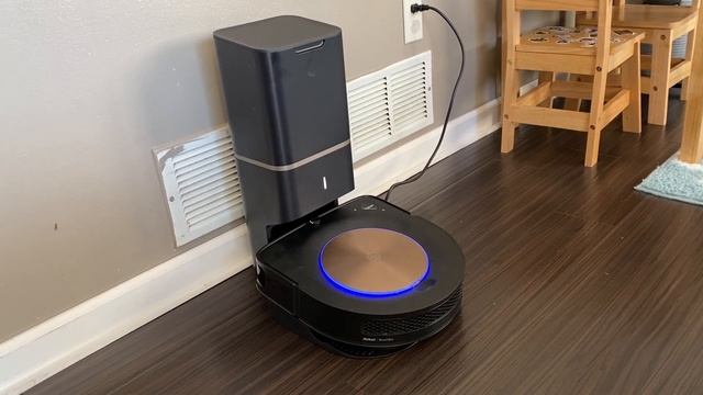 iRobot Roomba s9 with Automatic Dirt Disposal returning to HOME BASE! смотреть онлайн