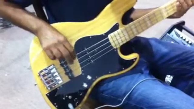 eBay demo of Marcus Miller Fender Jazz Bass смотреть онлайн