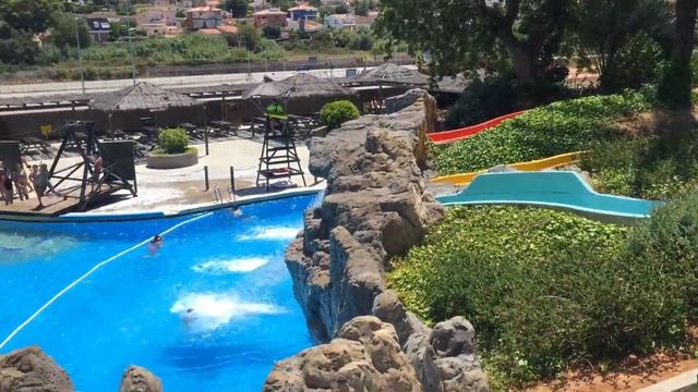 Эти горки, увы, не для нас... Испания, Кульера, аквапарк «Aquopolis Cullera». 14.06.2017, 14:19 смотреть онлайн