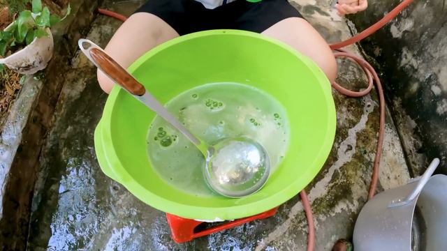 Hà Sam Thi Thổi Bong Bóng Xà Phòng Khổng Lồ - Ai Thổi To Nhất ?