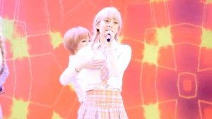 Нереально красивая кореянка танцует Lotte World TREN D Ruru