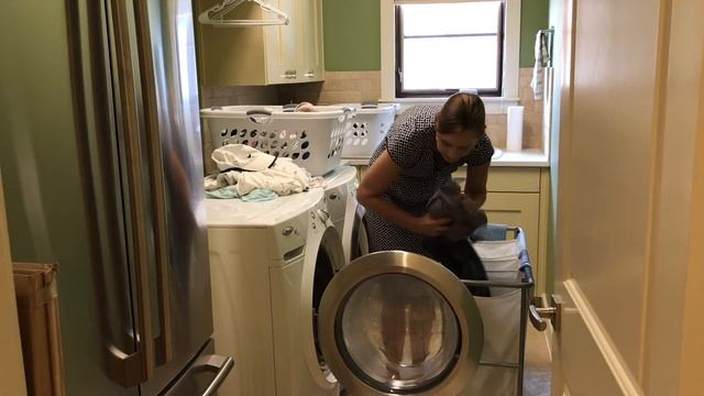 Laundry Routine | After Beach Vacation | Clean with Me смотреть онлайн