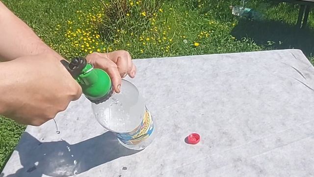 Ни в коем случае не выбрасывайте пластиковую бутылку Из неё получится очень нужная самоделка смотреть онлайн