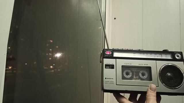 Радиоприем на КВ и СВ в СПб, на лоджии 1-го этажа в окружении бетонных высотных зданий. смотреть онлайн
