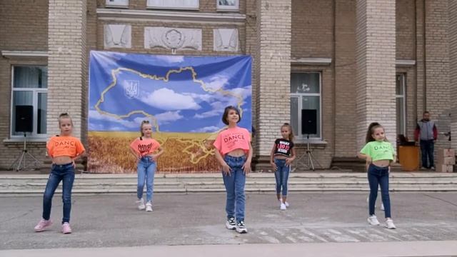 Спортивный танец. Фитнес-клуб GRAND / Интересное рядом смотреть онлайн