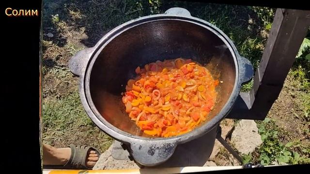 Котлеты с овощами. В казане, на костре! Вкуснее не бывает! смотреть онлайн
