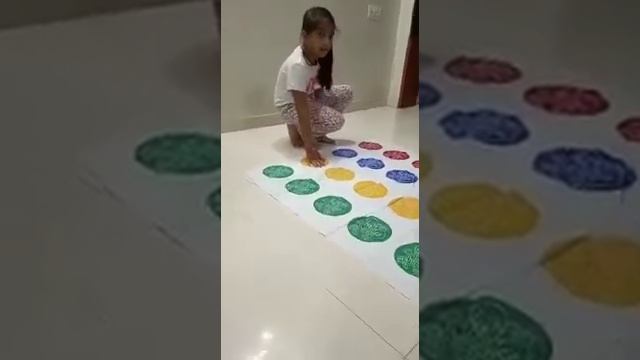 HOW TO PLAY TWISTER