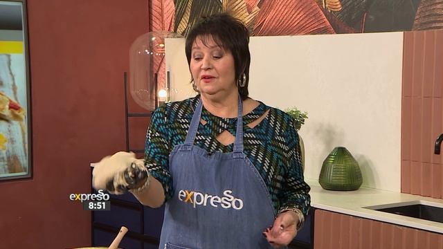 Recipe: Pepperoni Pizza Waffles (BWELL) смотреть онлайн