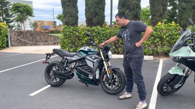 ZERO DSR/X & Energica Esee Esse 9 in Hawaii! смотреть онлайн