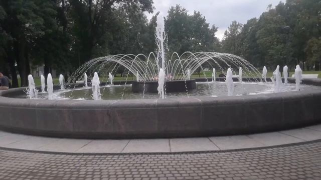 Фонтан в парке 30-ти летия Октября открыли после Рестоврации смотреть онлайн