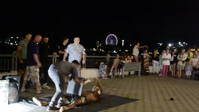 Анапа сегодня . СПЕШИТЕ ВИДЕТЬ! Факир.Йог.Экстремальное ночное ОГНЕННОЕ ШОУ. Ашраф М. смотреть онлайн