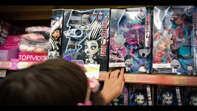 Куклы Монстер Хай во Франции Охота на кукол Школа Монстров Doll Hunting In France куклы Monster Hig