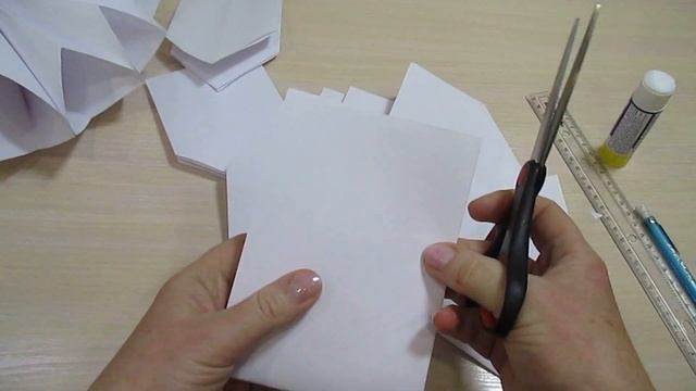 КАК СДЕЛАТЬ ОБЪЕМНУЮ СНЕЖИНКУ!!! БЫСТРО И ПРОСТО!!! смотреть онлайн