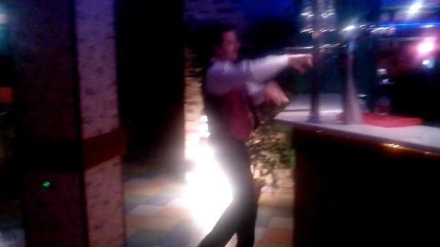 Весёлый танцор смотреть онлайн