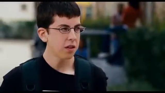 Мактрахер момент из фильма SUPERПЕРЦЫ