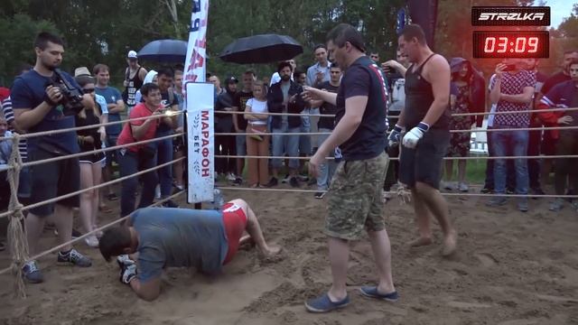 КОРЕЙСКАЯ МАШИНА против Огромного Бойца ММА !!! смотреть онлайн