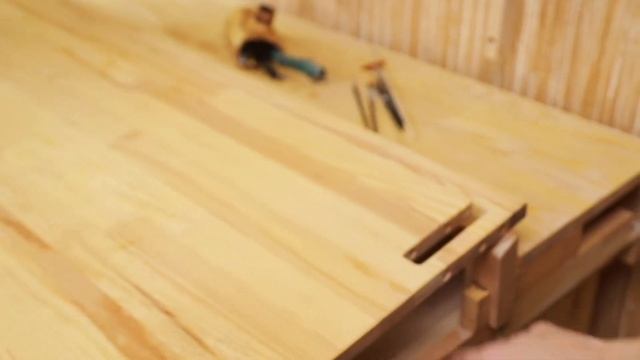 Стол ХУДОЖНИКА своими руками, который изготовила ДЕВУШКА. смотреть онлайн