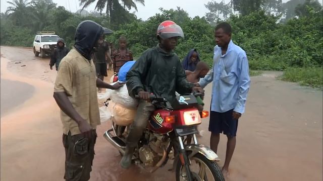 Liberia et ses routes détruites par la guerre | Les Routes de l'impossible смотреть онлайн