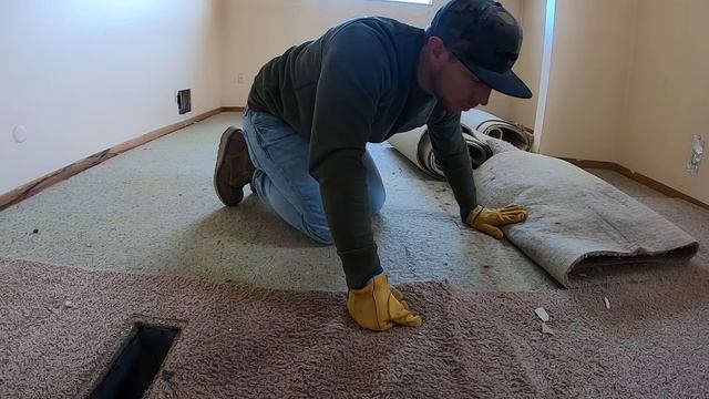 Removing Carpet The EASY WAY смотреть онлайн