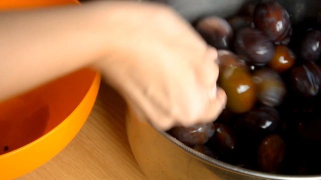 МАРИНОВАННАЯ СЛИВА со специями //ЗАНИМАТЕЛЬНАЯ КУЛИНАРИЯ смотреть онлайн