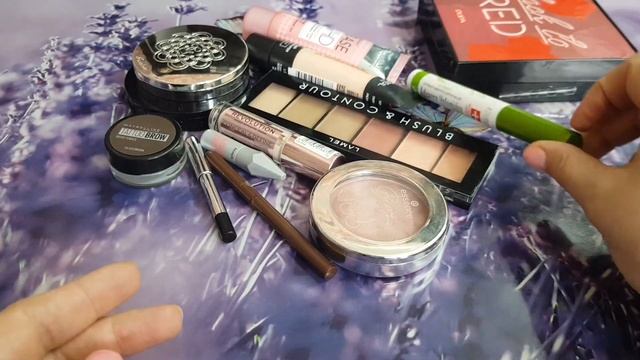 КОСМЕТИЧКА НА НЕДЕЛЮ смотреть онлайн