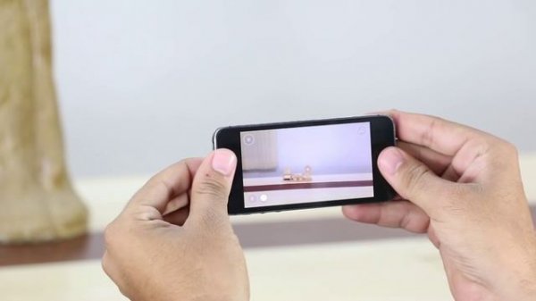 How to pause a video while recording on iOS (iPhone and iPad)