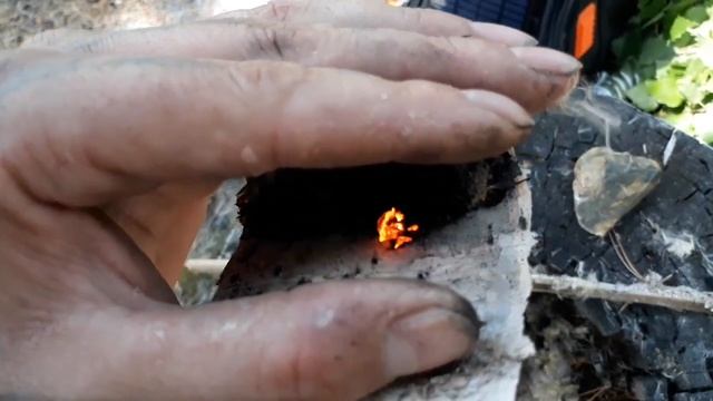 Как добыть огонь в лесу без спичек и зажигалки смотреть онлайн