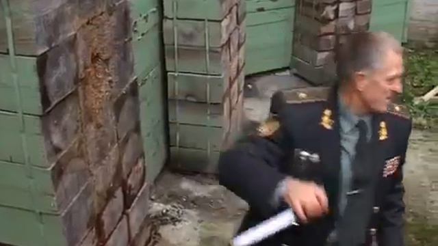 Отставник метает нож смотреть онлайн