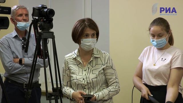 В областном правительстве обсудили развитие службы скорой помощи и поддержку хлебопекам смотреть онлайн