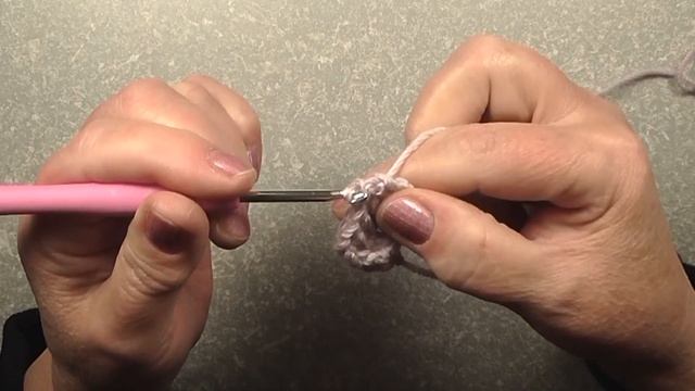 Выпуклый столбик для левшей.Вязание крючком.Crochet for beginners(left-handed) смотреть онлайн