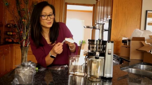 Unboxing Nama Cold Press Juicer Vitality 5800 смотреть онлайн