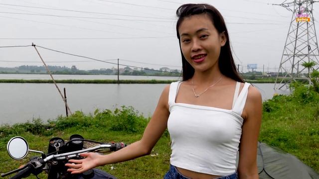 Miss Kim In The Mud - Stuck - Kickstart | She's Ready With Custom Videos