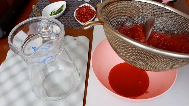 Домашний лимонад! Настоящий летний напиток! Из красной смородины, лайма и розмарина смотреть онлайн