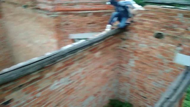 Часть 2. Замок. Купались под дождём!