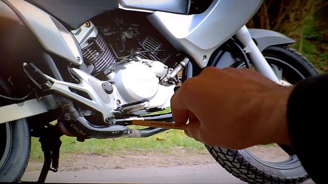 Honda XL125V-2 Varadero 24K £1 Start Learner legal large trail style V Twin:) смотреть онлайн