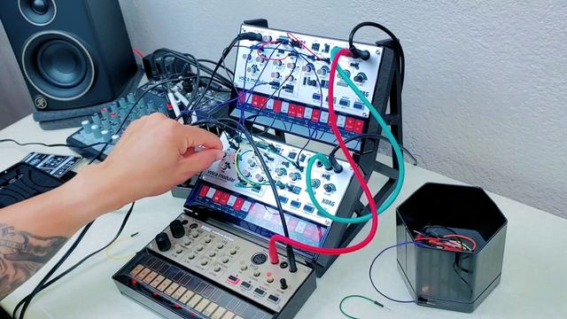 Dual Korg Volca Modular | Micro Modular Jam ft. Volca Keys смотреть онлайн