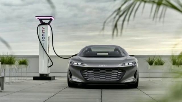 2024 Audi A8 E-tron(New look backed up with more power) смотреть онлайн