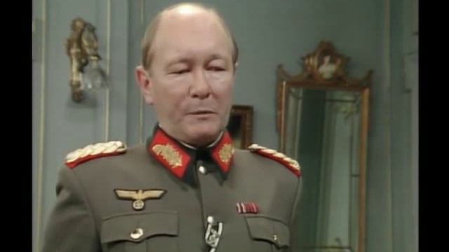 Allo Allo - Helga Undresses смотреть онлайн