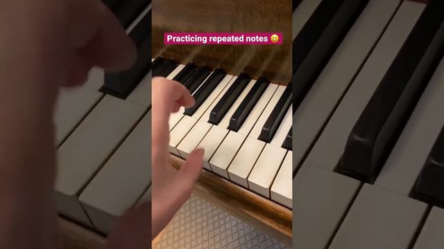 Practicing repeated notes 😆 смотреть онлайн