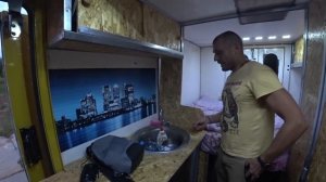 Собрал автодом из того, что нашел в гараже / Кемпер на базе Mercedes T1 почтовик